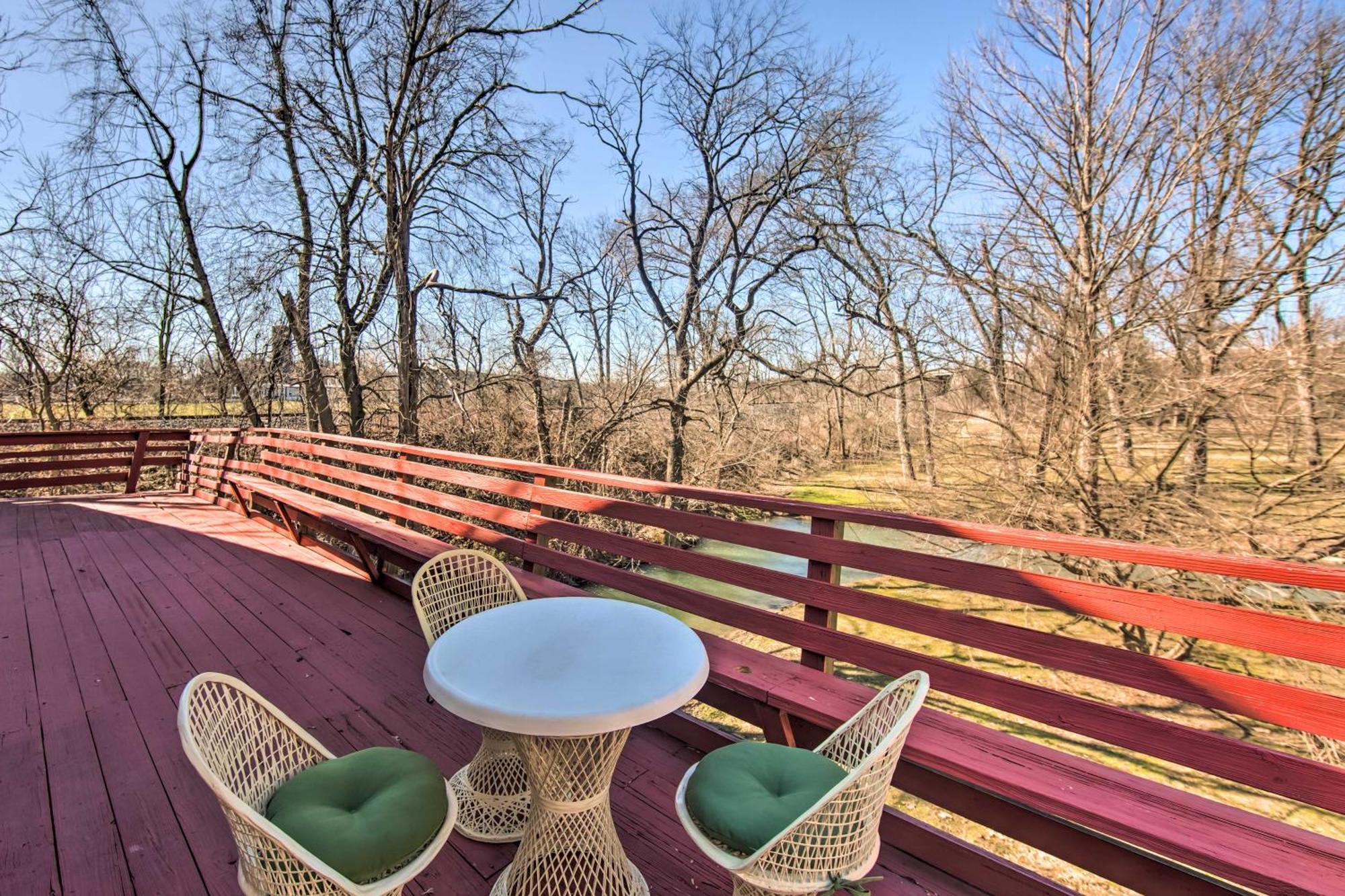Runningwater Apartment In Lancaster With Deck Exterior photo